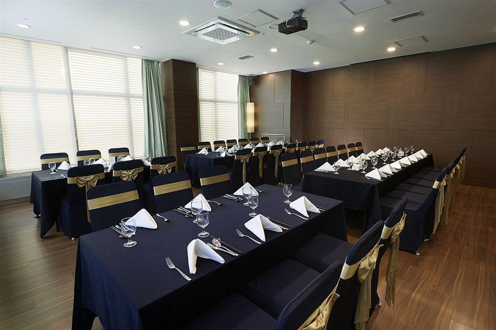 Orakai Songdo Park Hotel Incheon Exterior photo