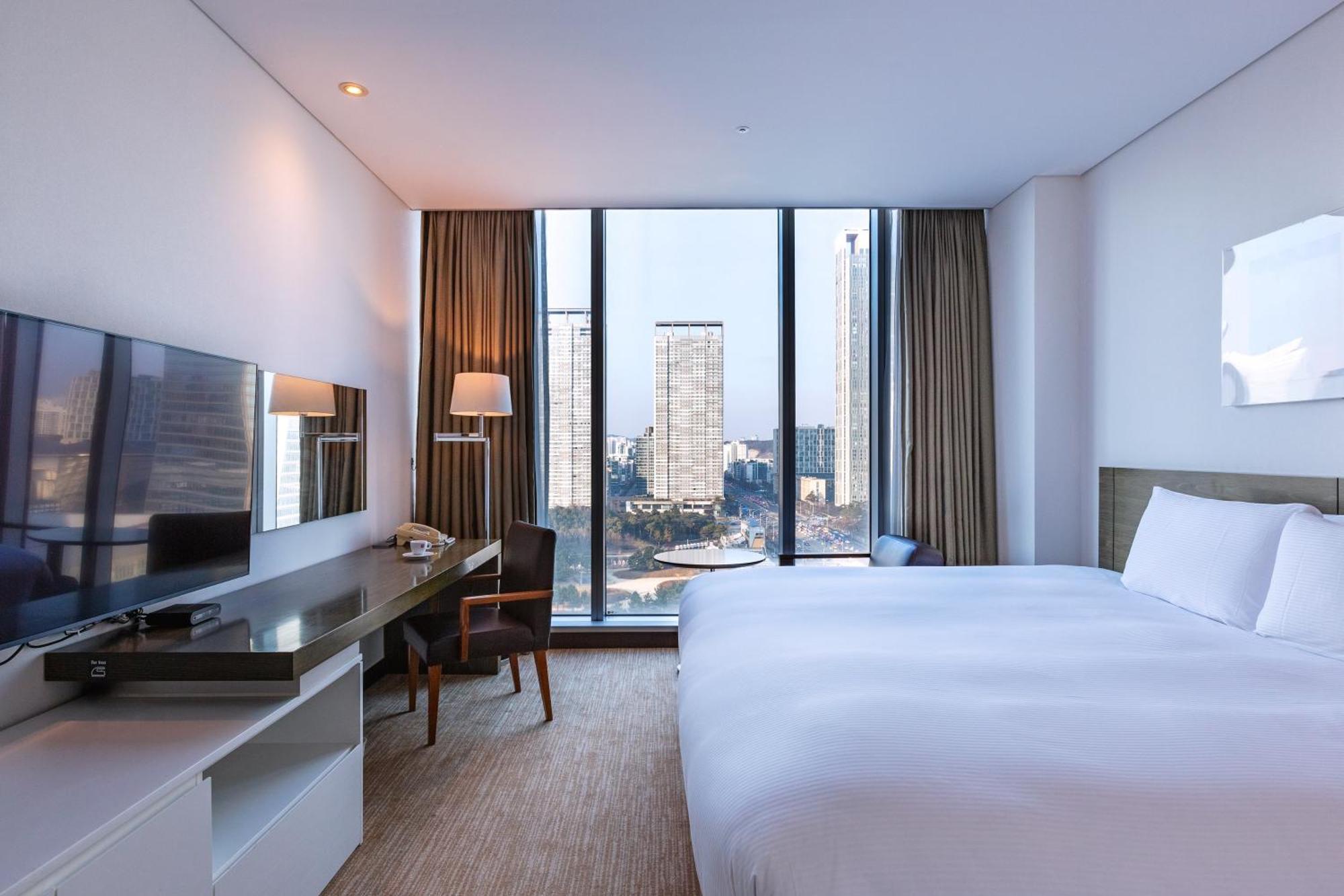 Orakai Songdo Park Hotel Incheon Exterior photo