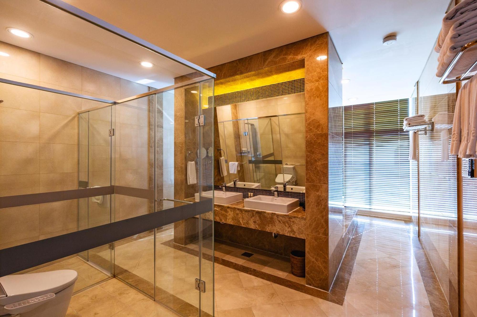 Orakai Songdo Park Hotel Incheon Exterior photo