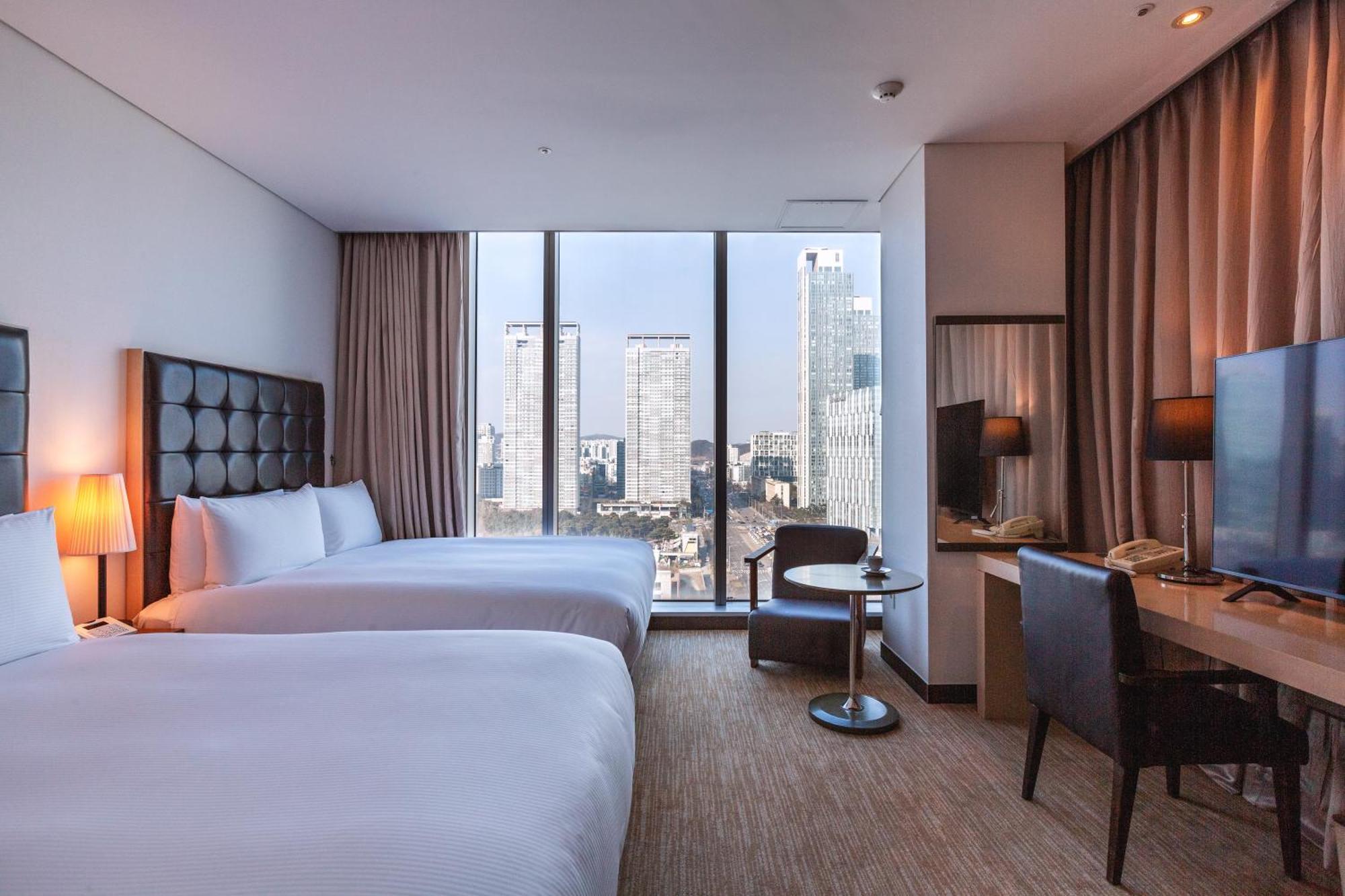 Orakai Songdo Park Hotel Incheon Exterior photo