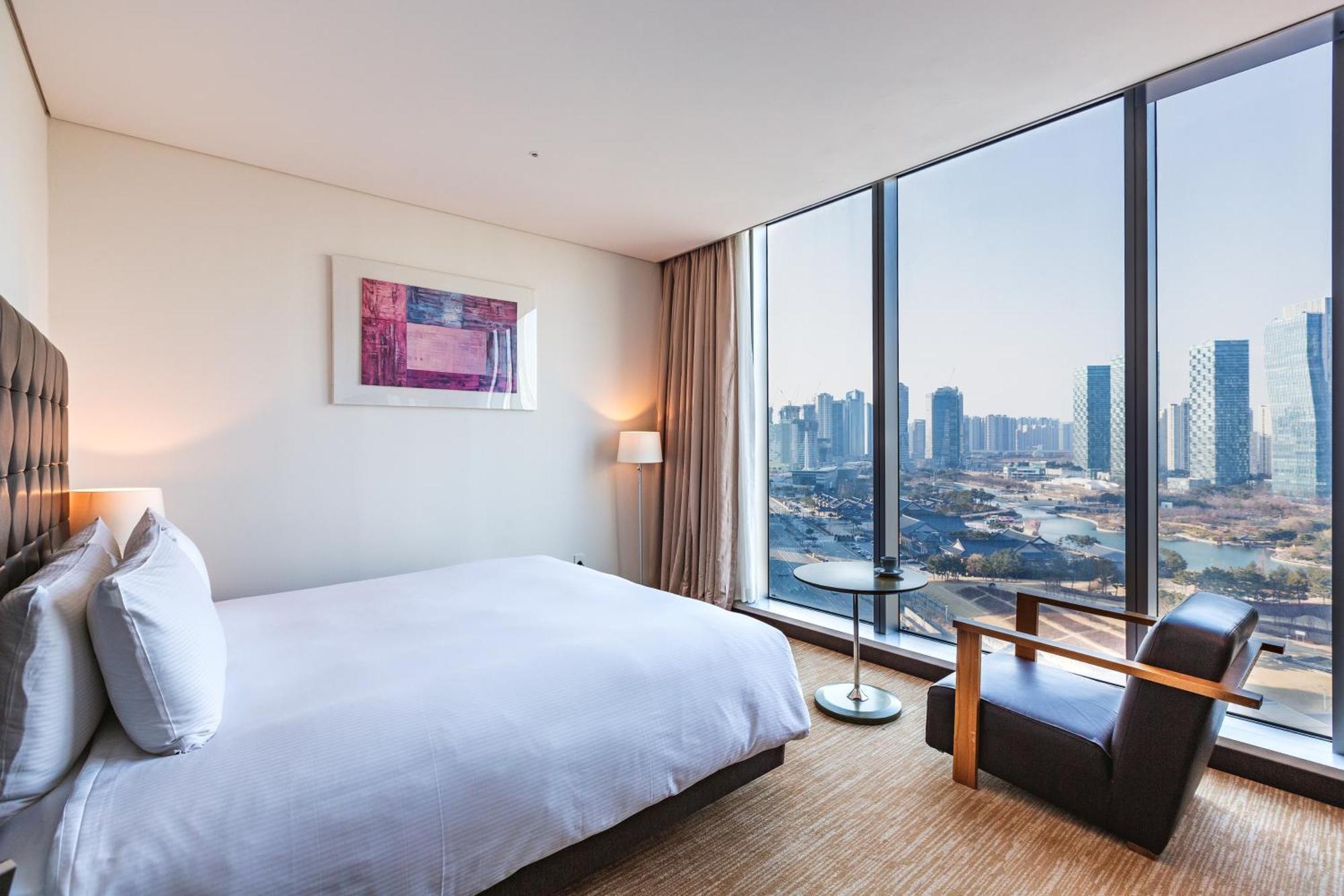 Orakai Songdo Park Hotel Incheon Exterior photo
